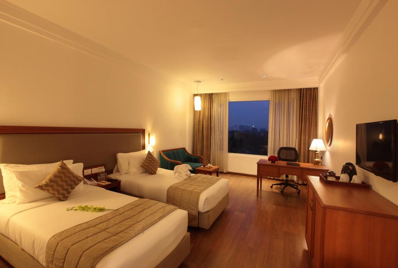 Monsoon Empress Kochi Hotel Екстериор снимка