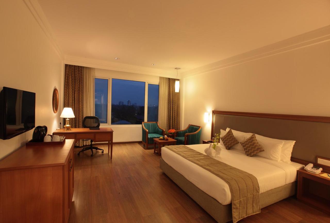 Monsoon Empress Kochi Hotel Екстериор снимка