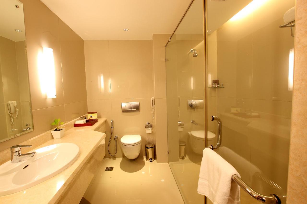 Monsoon Empress Kochi Hotel Екстериор снимка