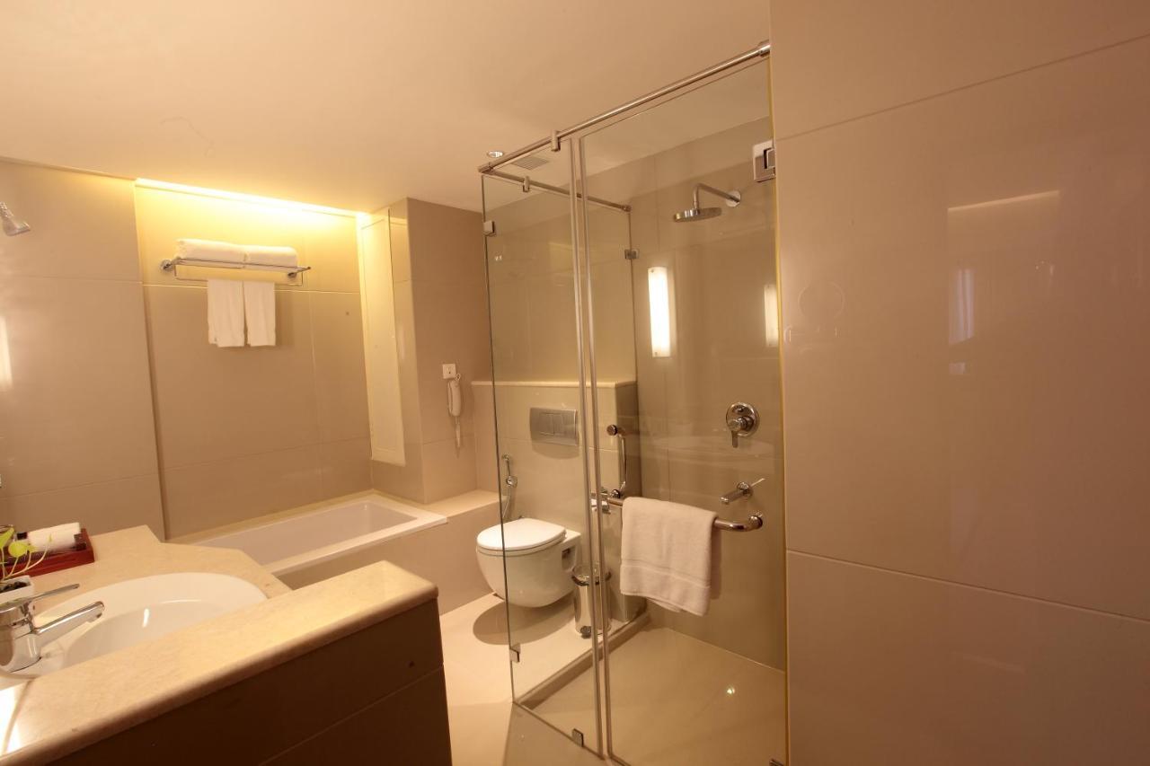 Monsoon Empress Kochi Hotel Екстериор снимка