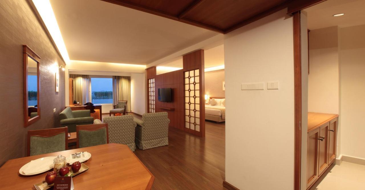 Monsoon Empress Kochi Hotel Екстериор снимка