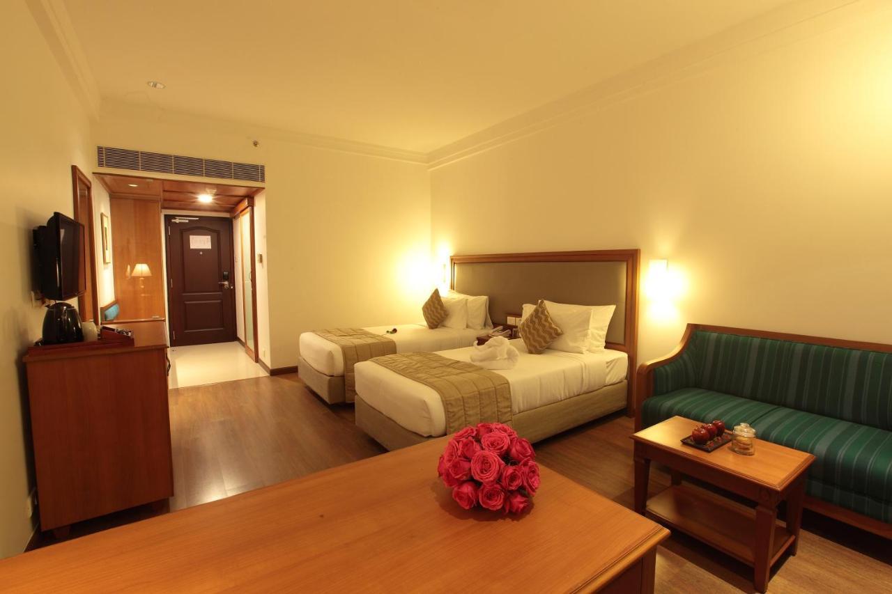 Monsoon Empress Kochi Hotel Екстериор снимка