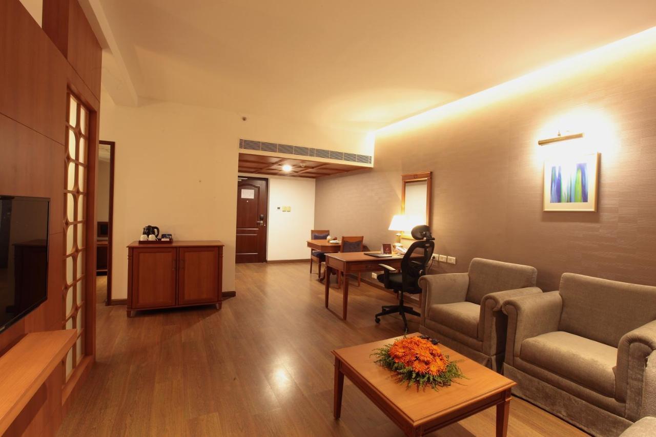 Monsoon Empress Kochi Hotel Екстериор снимка