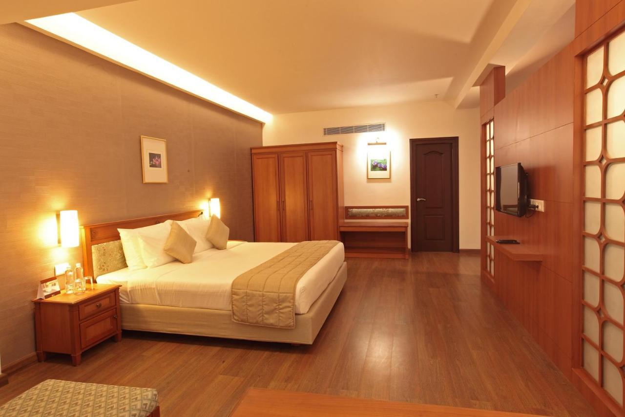 Monsoon Empress Kochi Hotel Екстериор снимка