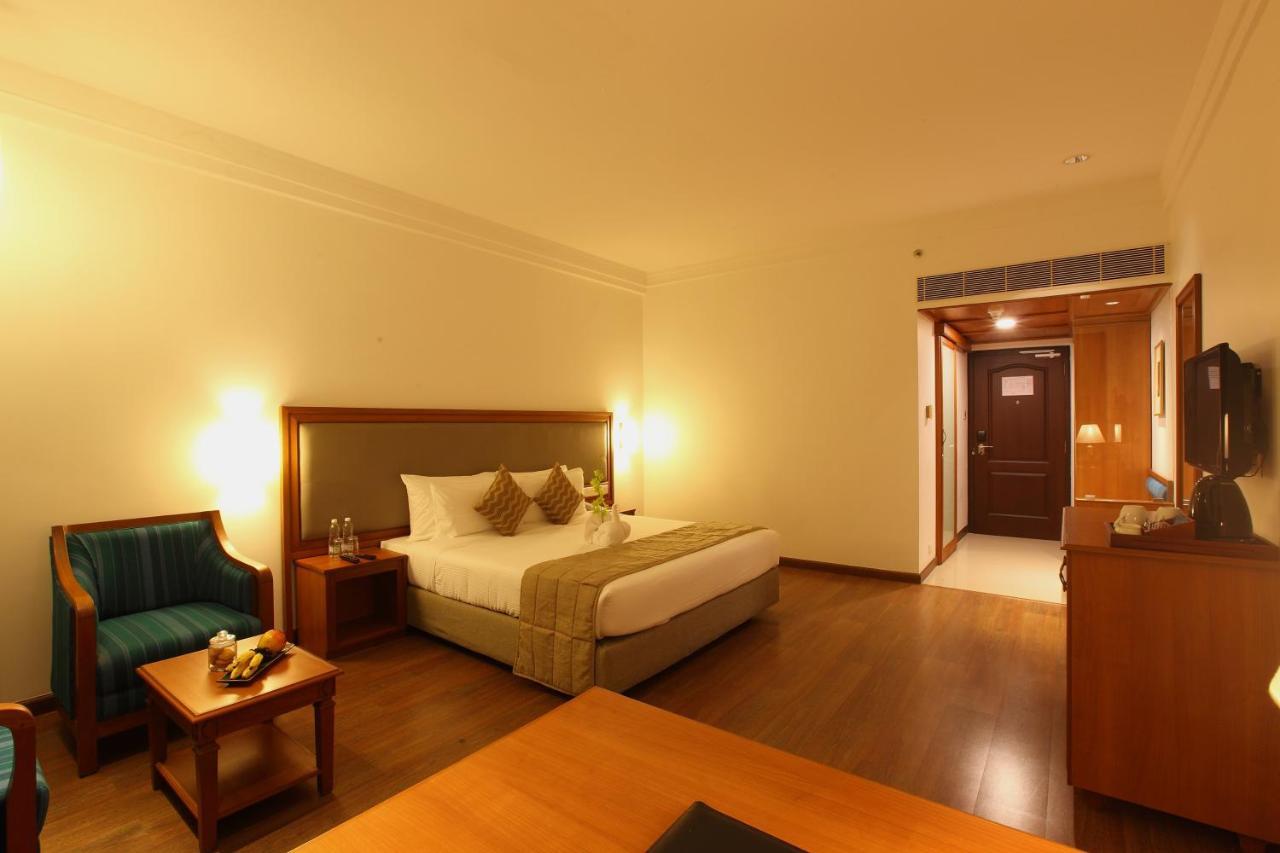Monsoon Empress Kochi Hotel Екстериор снимка