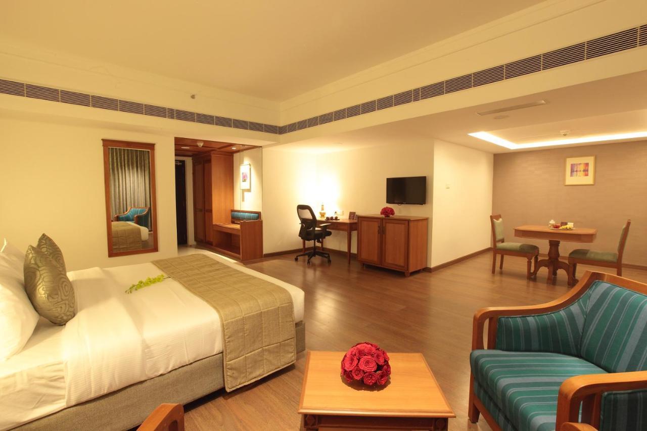 Monsoon Empress Kochi Hotel Екстериор снимка