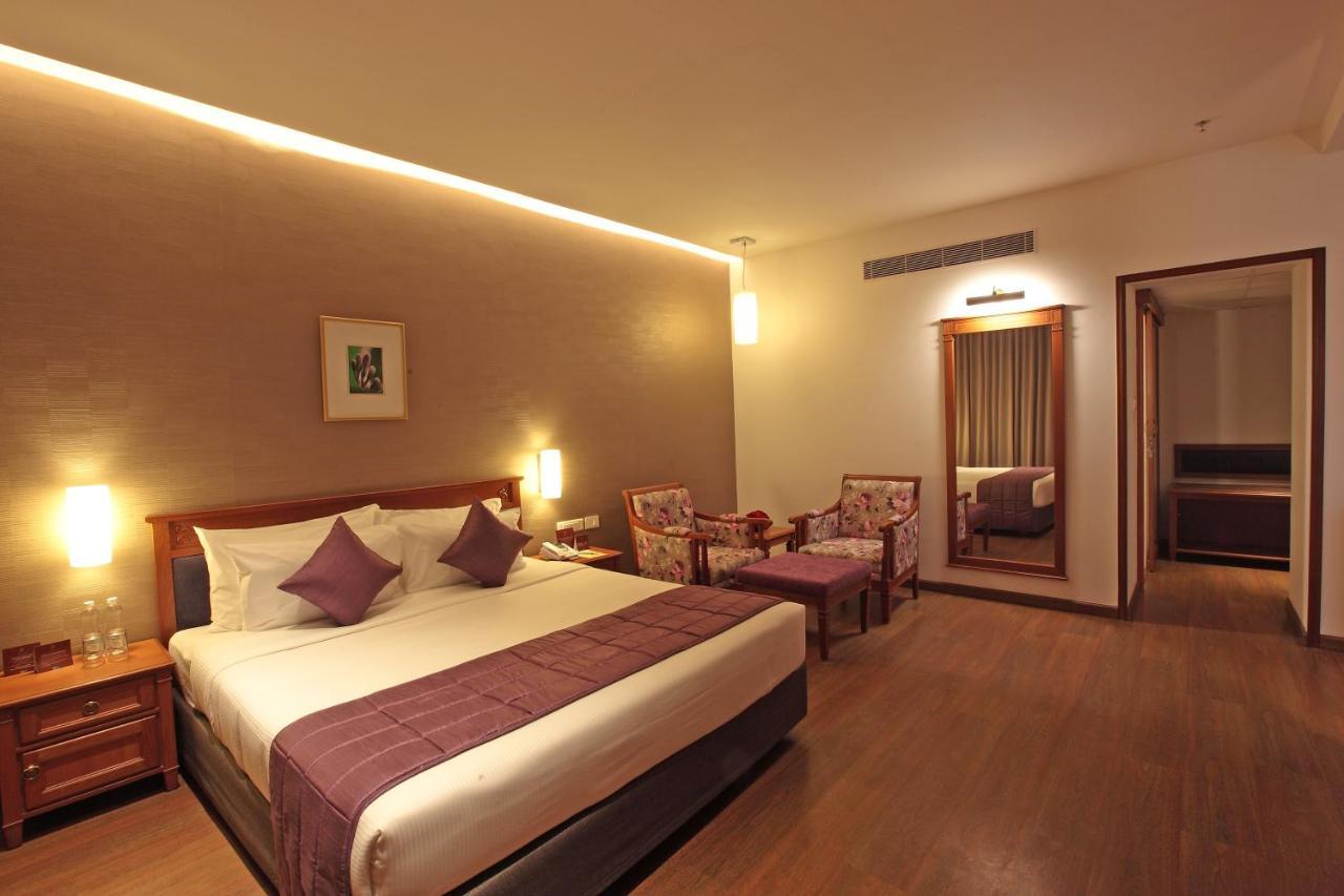 Monsoon Empress Kochi Hotel Екстериор снимка