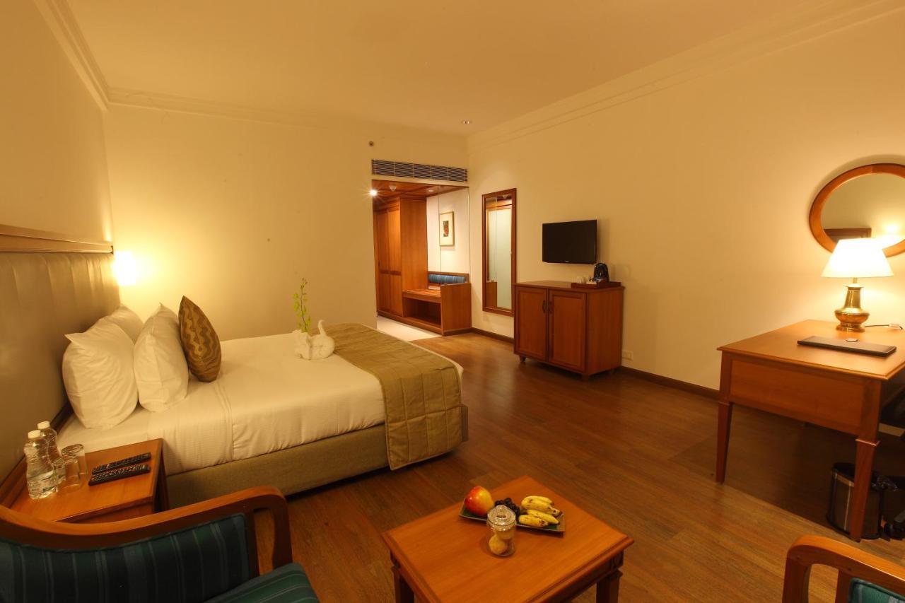 Monsoon Empress Kochi Hotel Екстериор снимка