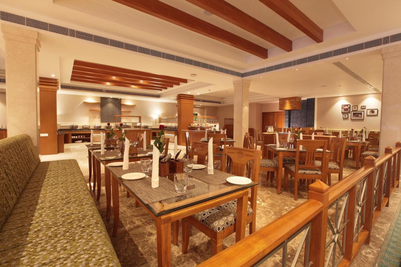 Monsoon Empress Kochi Hotel Екстериор снимка