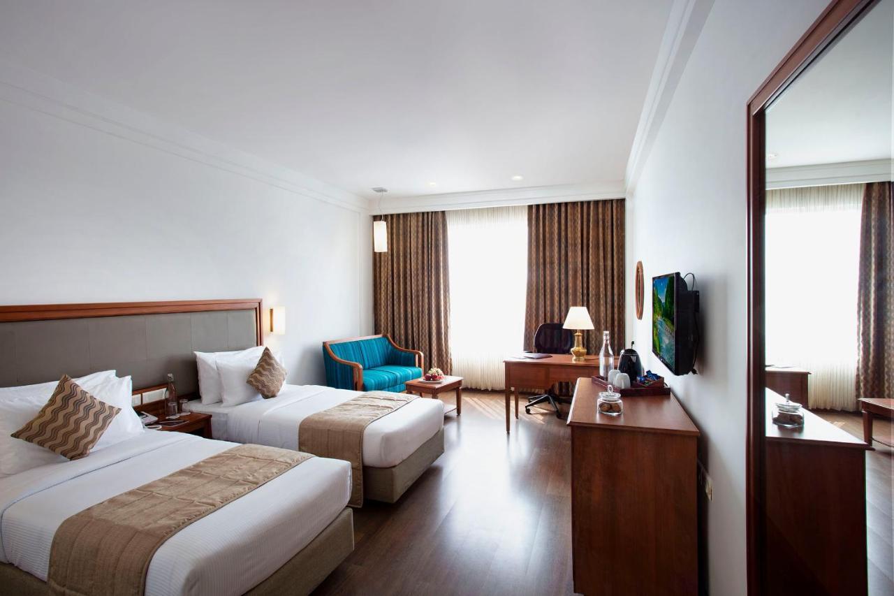 Monsoon Empress Kochi Hotel Екстериор снимка