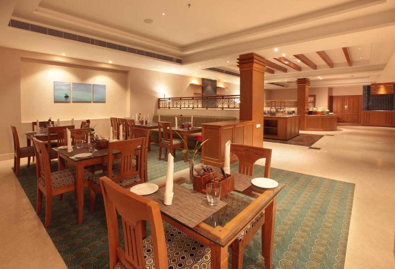 Monsoon Empress Kochi Hotel Екстериор снимка