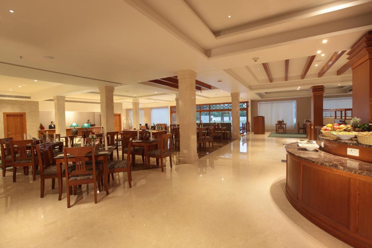 Monsoon Empress Kochi Hotel Екстериор снимка